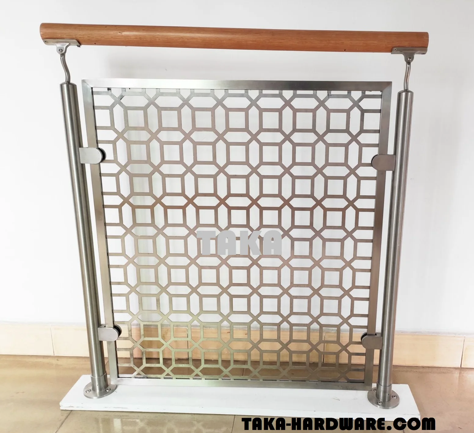 Artistic metal screen balcony railing and baluster for staircase