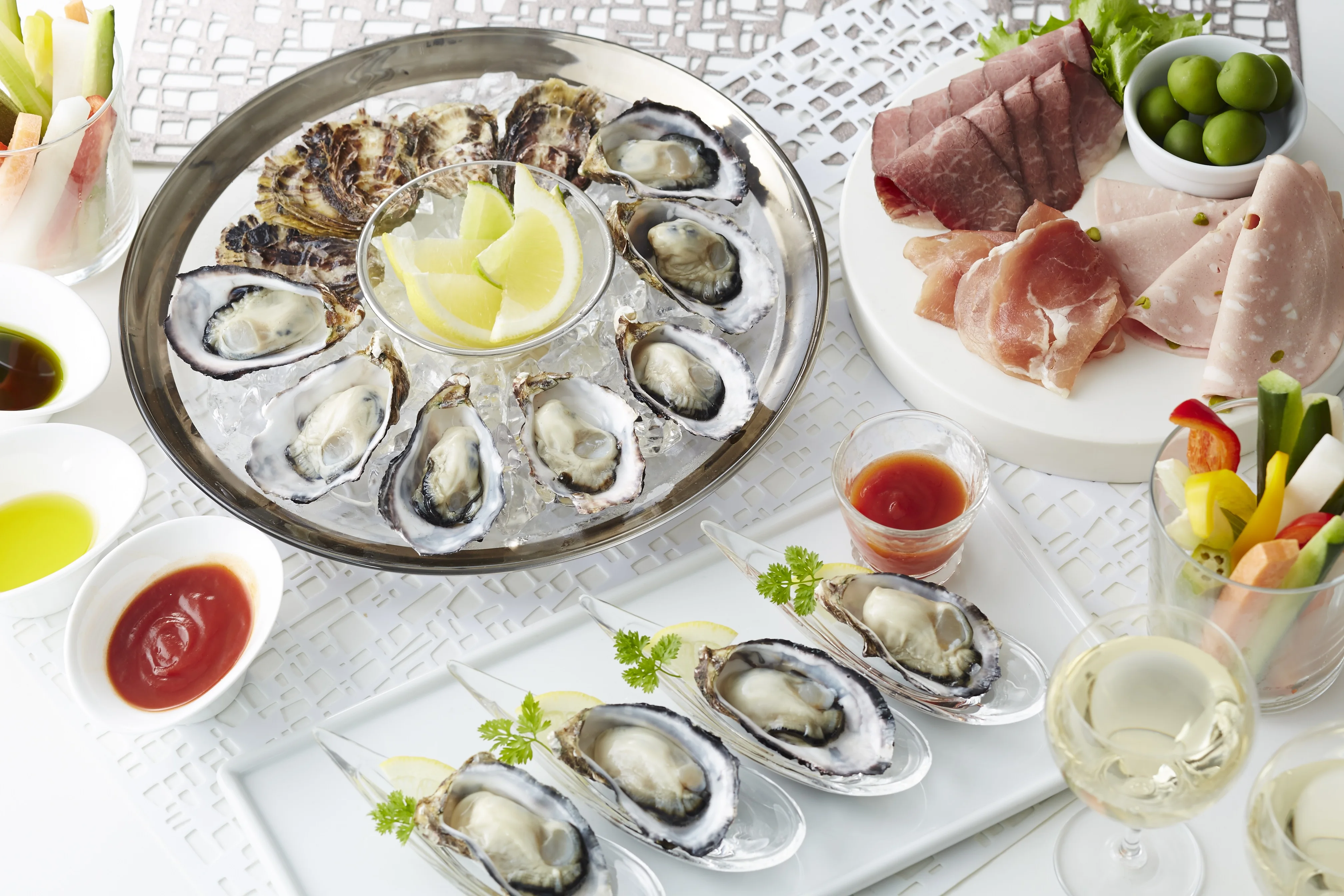 Original small size contain minerals raw fresh frozen oysters