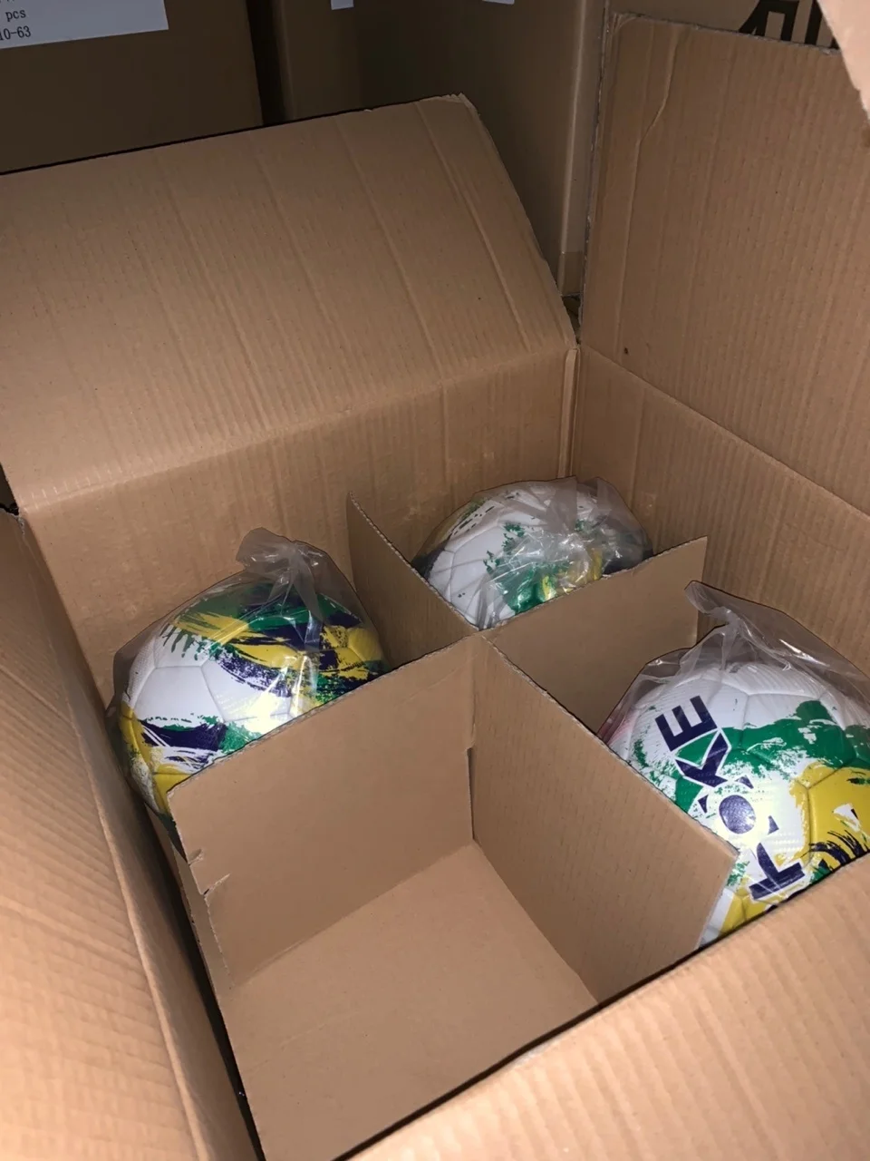 
2021 Custom Logo Pu leathers Soccer Ball Football Moltern Futsal Ball Original 