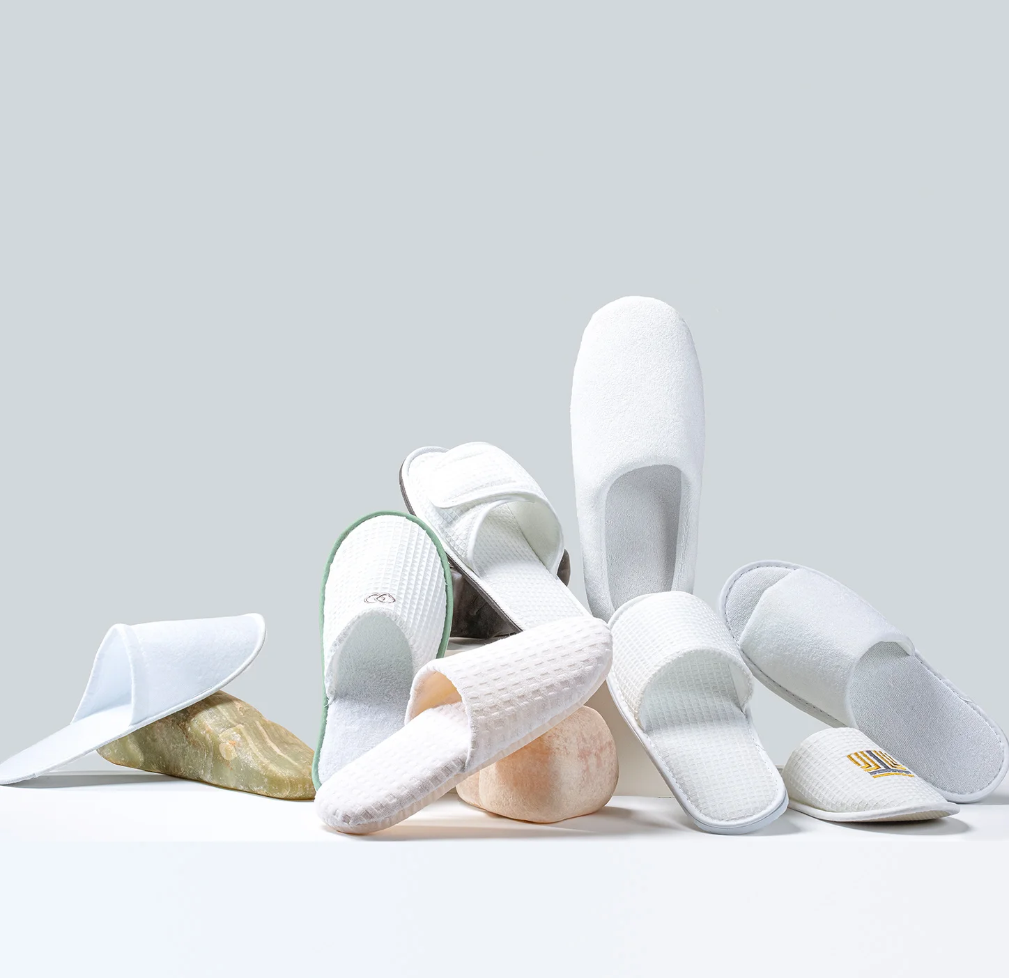 Fashionable Patterns  Wholesale Hotel Slippers Disposable Close Open Luxury Hotel Slippers