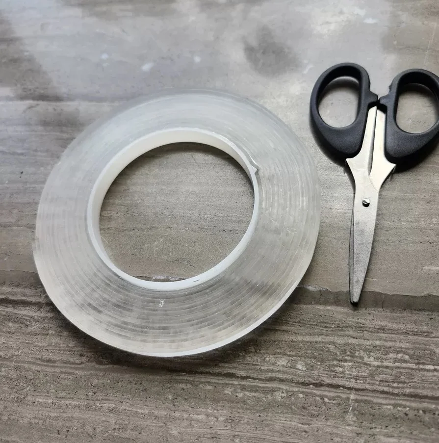 Nano glue widens and thickens without damaging the wall or leaving glue