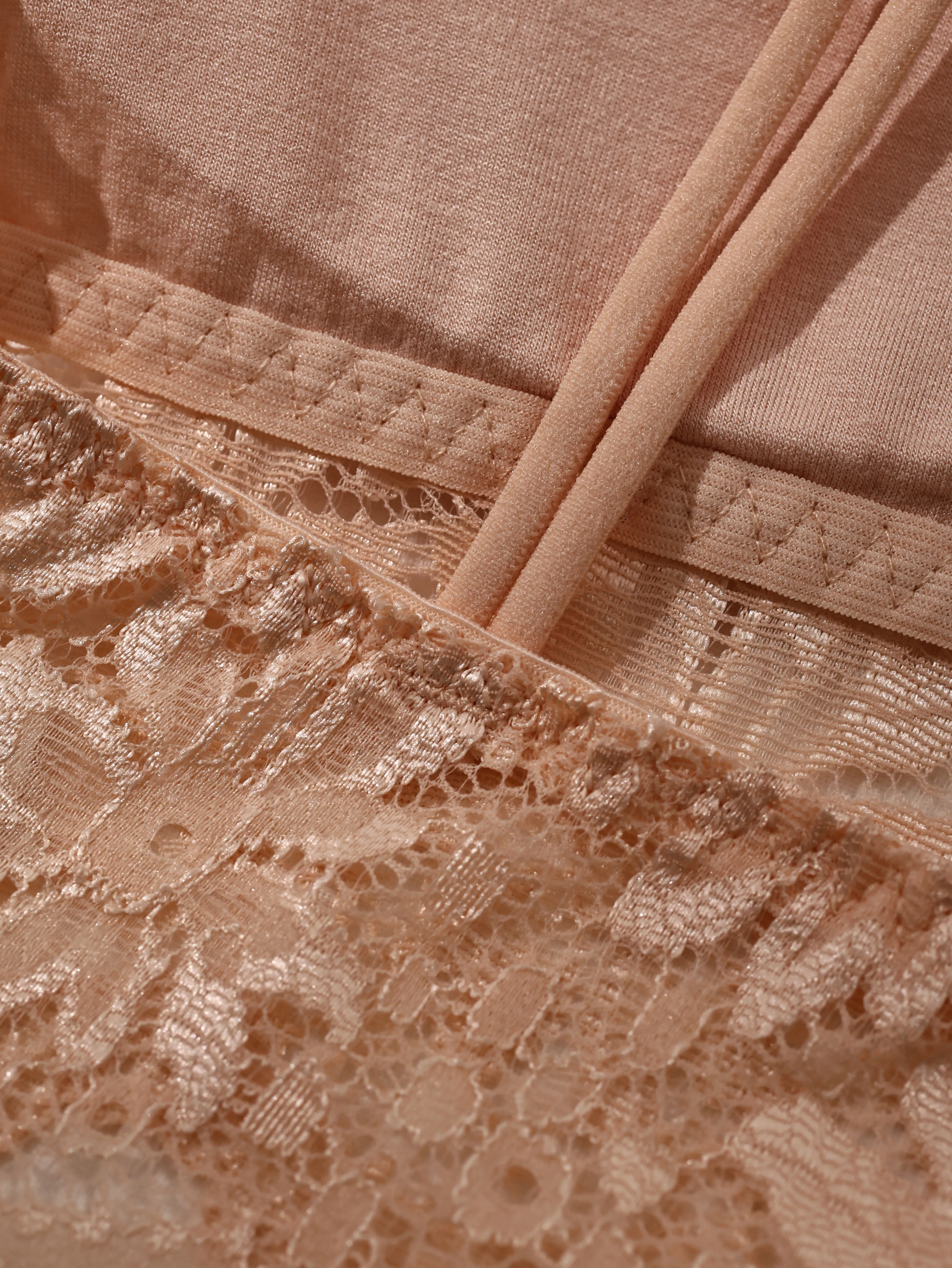 Женский кружевной комплект с бюстгальтером и трусиками