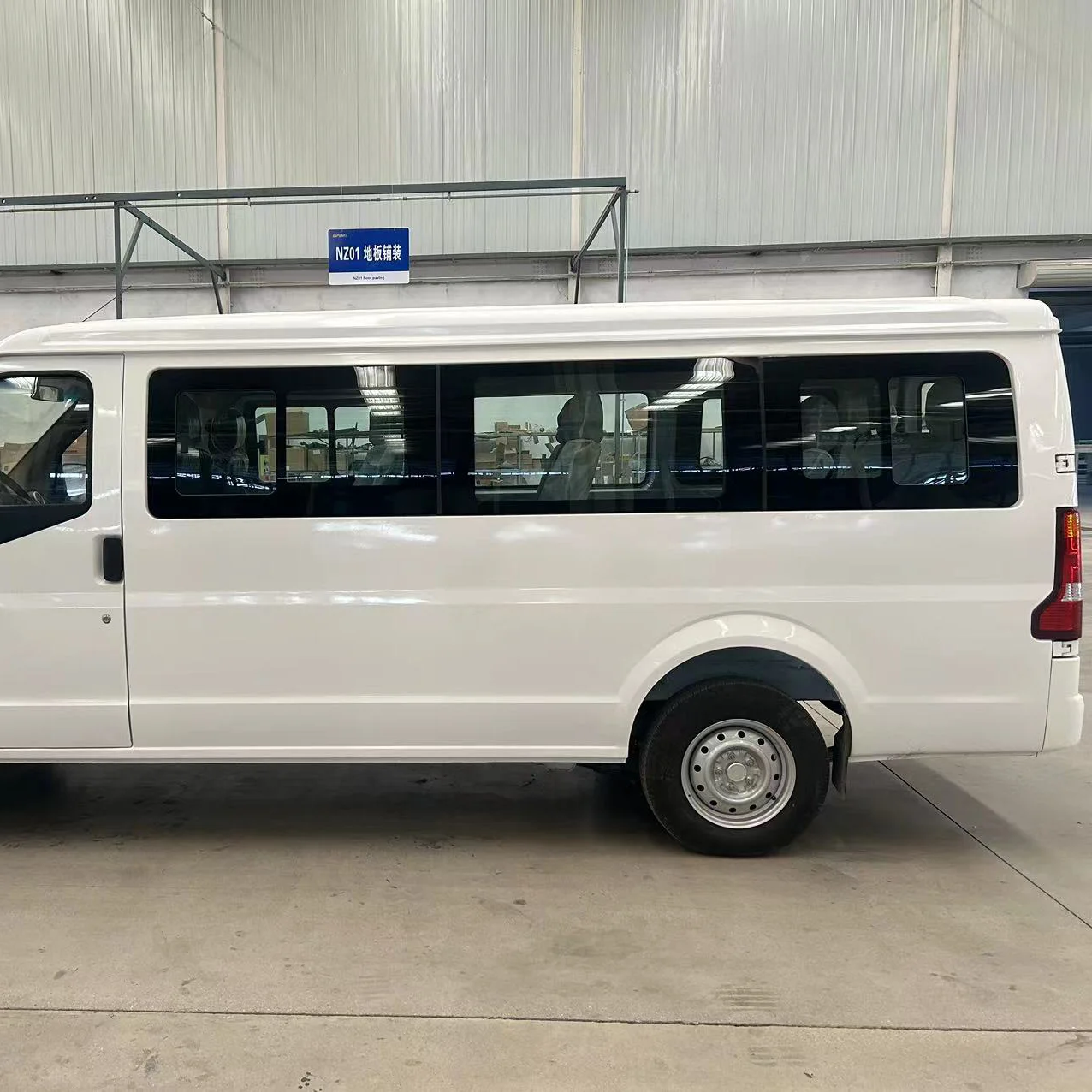 New Energy 4-Wheeler Electric Bus with 11-Passengers 12m 12v Electrical Bus Door Mechanism 12-Volt Vehicle