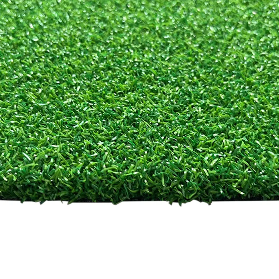 Outdoor Mini Golf Carpet 15mm Artificial Golf Grass Putting Green