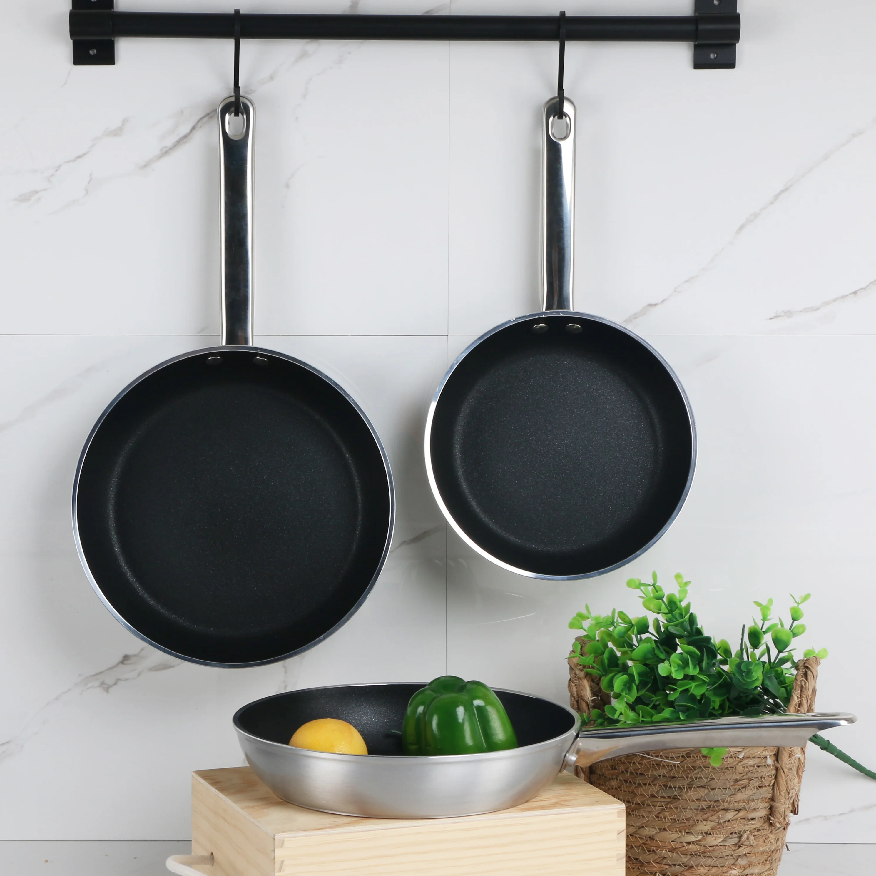 High Quality HeavyMultifunction Nonstick Aluminum Restaurant Frying Pans