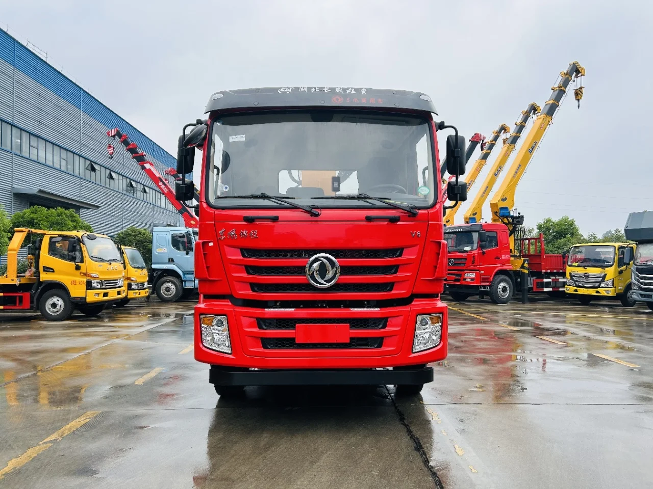 Телескопический кран Dongfeng для пересеченной местности 12 тонн самосвал