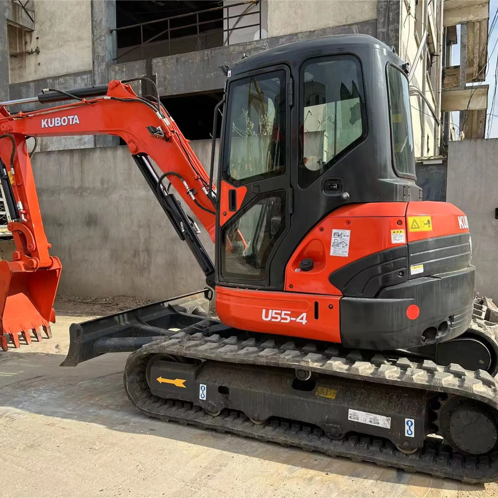 Cheap Price 5ton mini excavator used kubota 55-4 crawler excavator originally made in japan