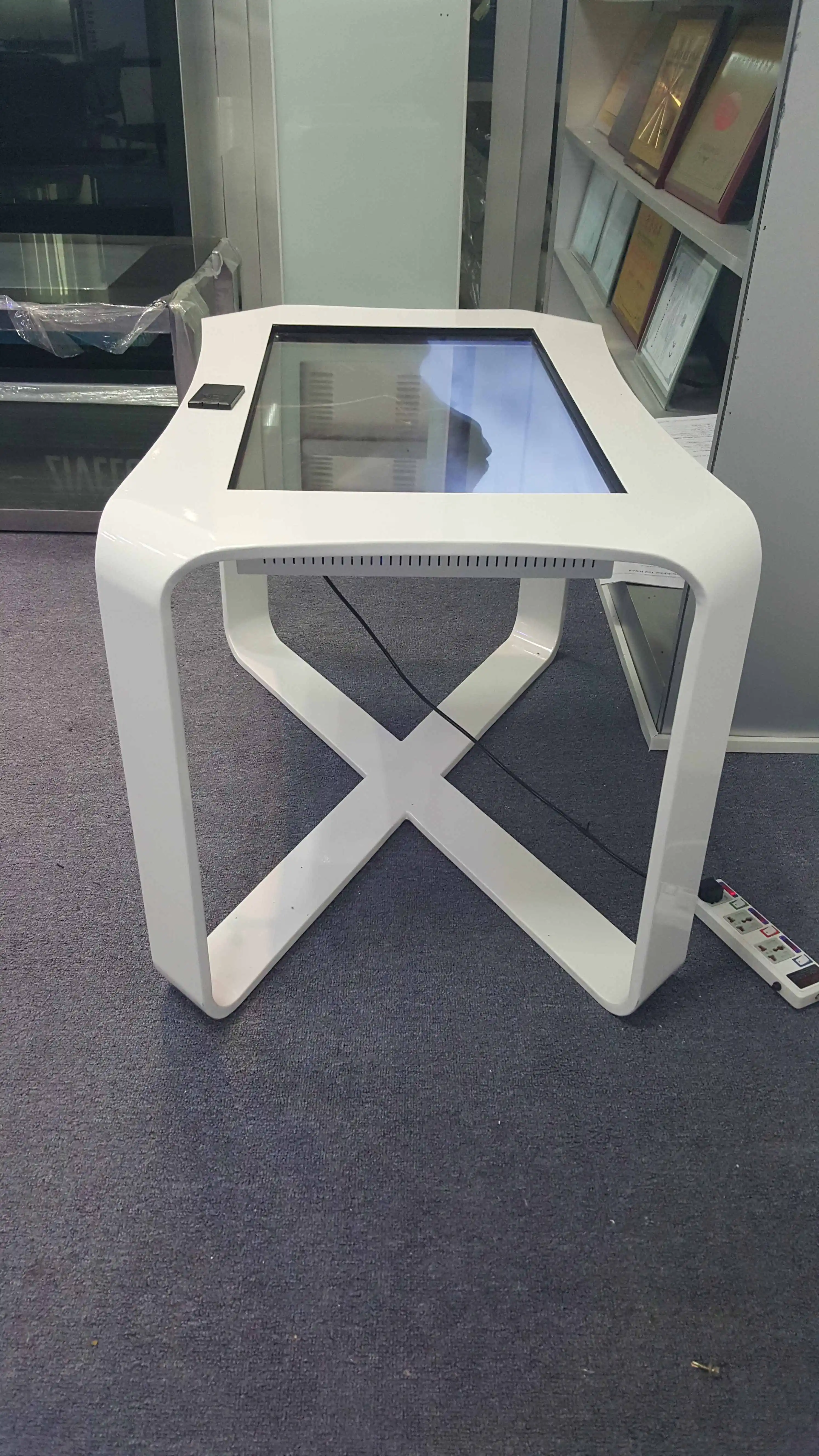 
43 Inch LCD Waterproof X Shape children play games/education Interactive smart Touch Table 