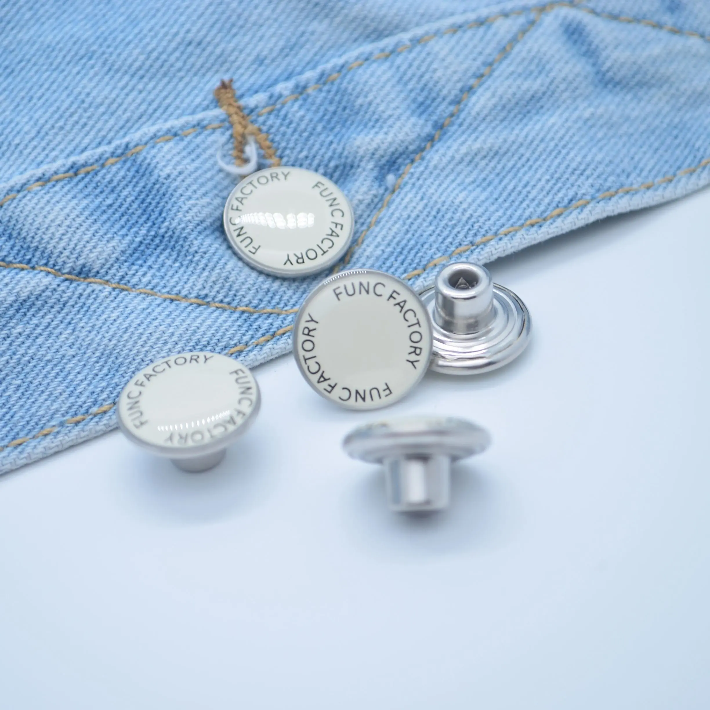  custom made wholesale garment accessories embossed jeans button brass buttons