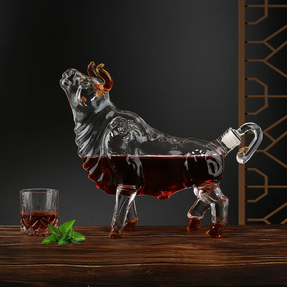 Antique Handmade Blown Borosilicate 500ml 700ml Liquor Whiskey Wine Animal Shaped Bull Cow Cattle Glass Decanter Bottle