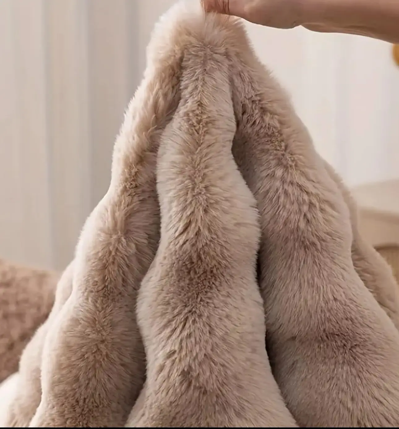 Super Soft Fluffy Faux Fur Sheepskin Rugs Rectangle Fuzzy Carpet for Living Room Bedroom Machine Washable Shaggy Nursery Rug