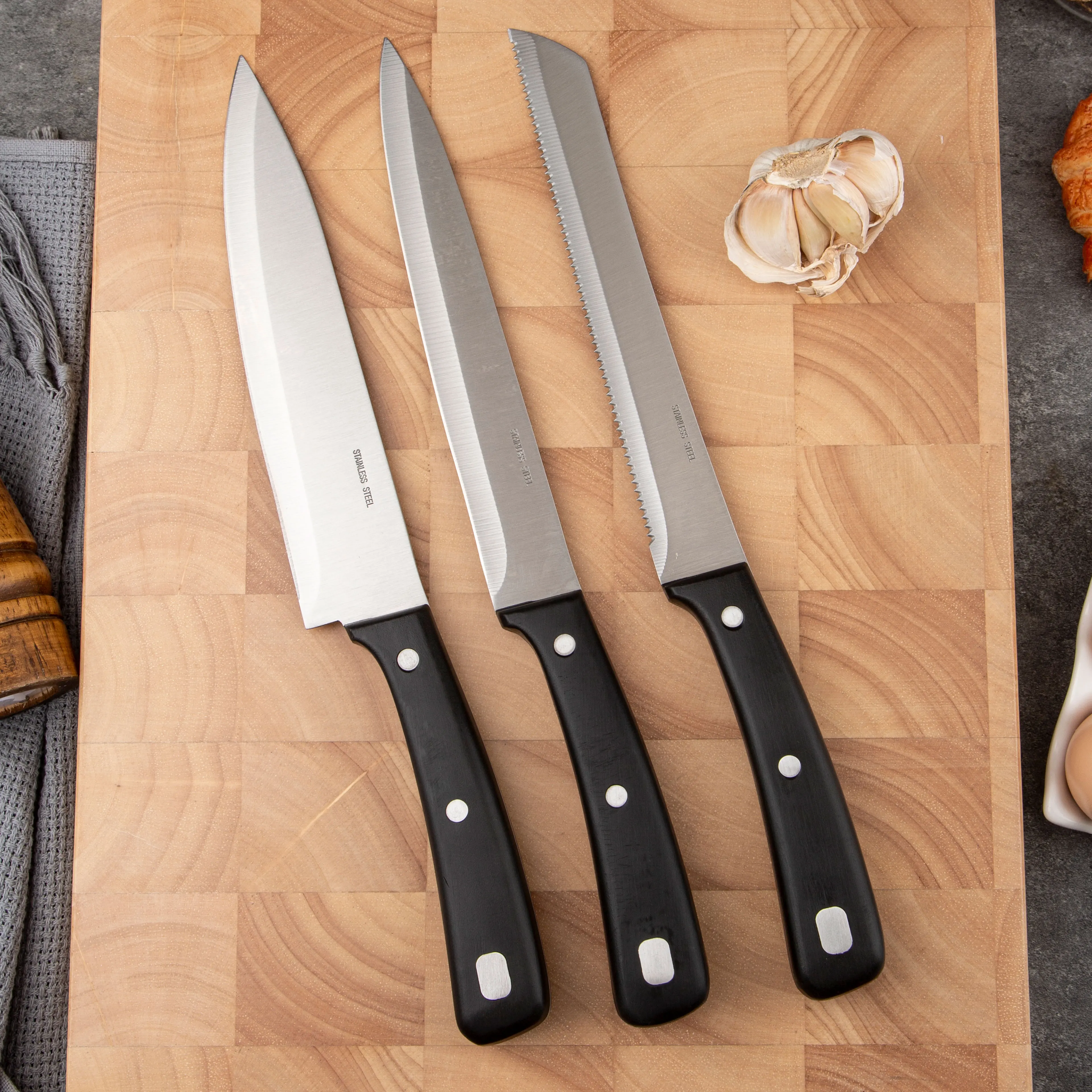 5 PCS Super Sharp Stainless Steel Kitchen Knife Set Modern Design with Plastic Handle for Cutting and Cooking