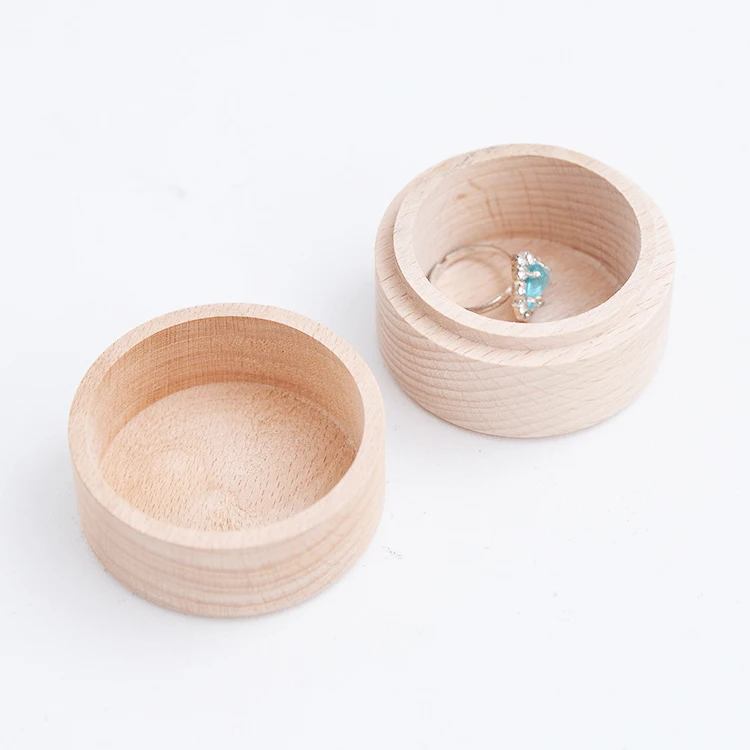 2023 New Personalized Round Shape Wooden Jewelry Packaging Box Wedding Ring Box