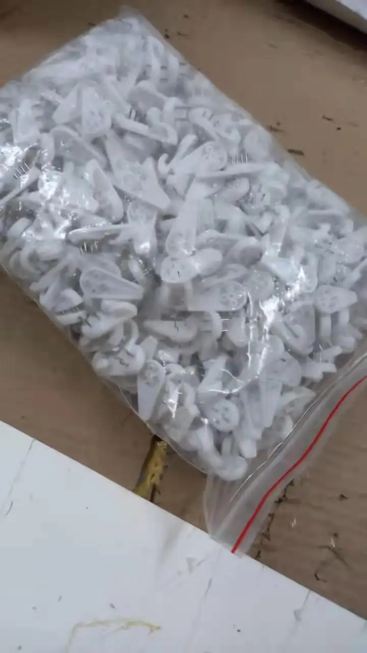 any size customised wholesale photo frame accessories triangle photo frame hook for hanging with screw