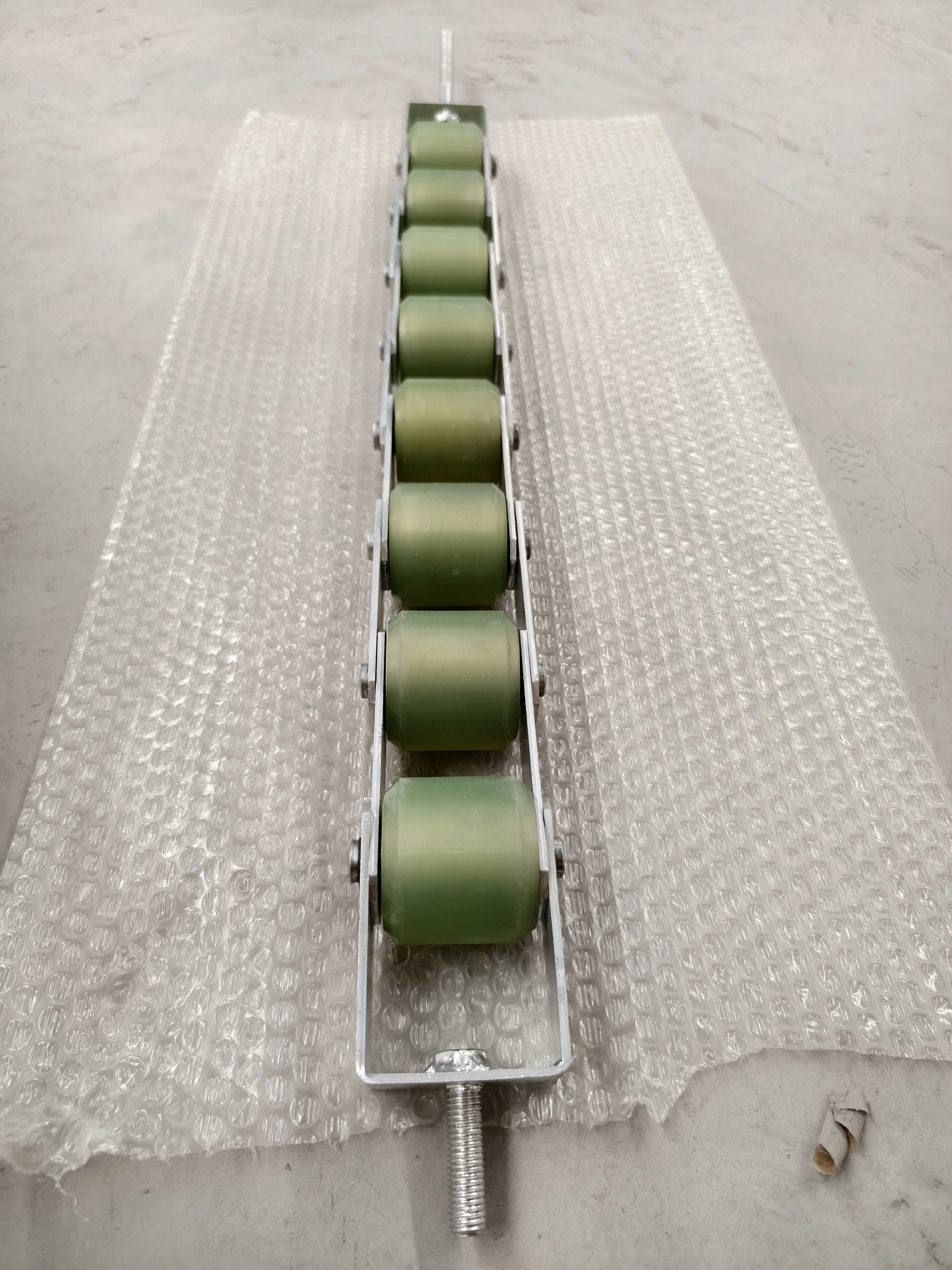 Цепи натяжения эскалатора с запасными частями могут быть настроены в различных спецификациях