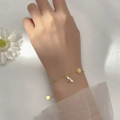 Fashion Honey Bee Bracelet Statement Sweet Flower Shape 18K Gold Plated Chain Bracelets Fine Jewelry for Women Girls
