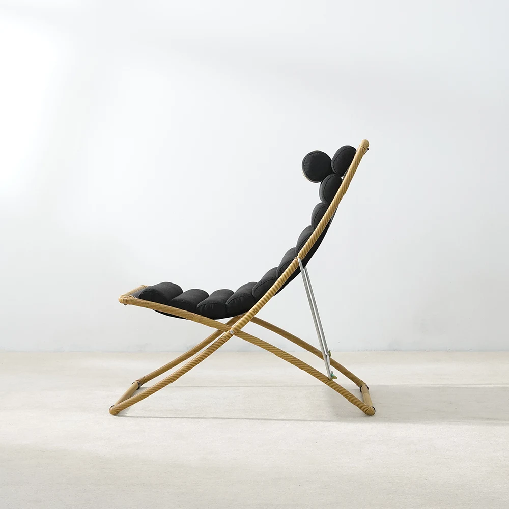 Ribbed Folding Sling Lounge Chair