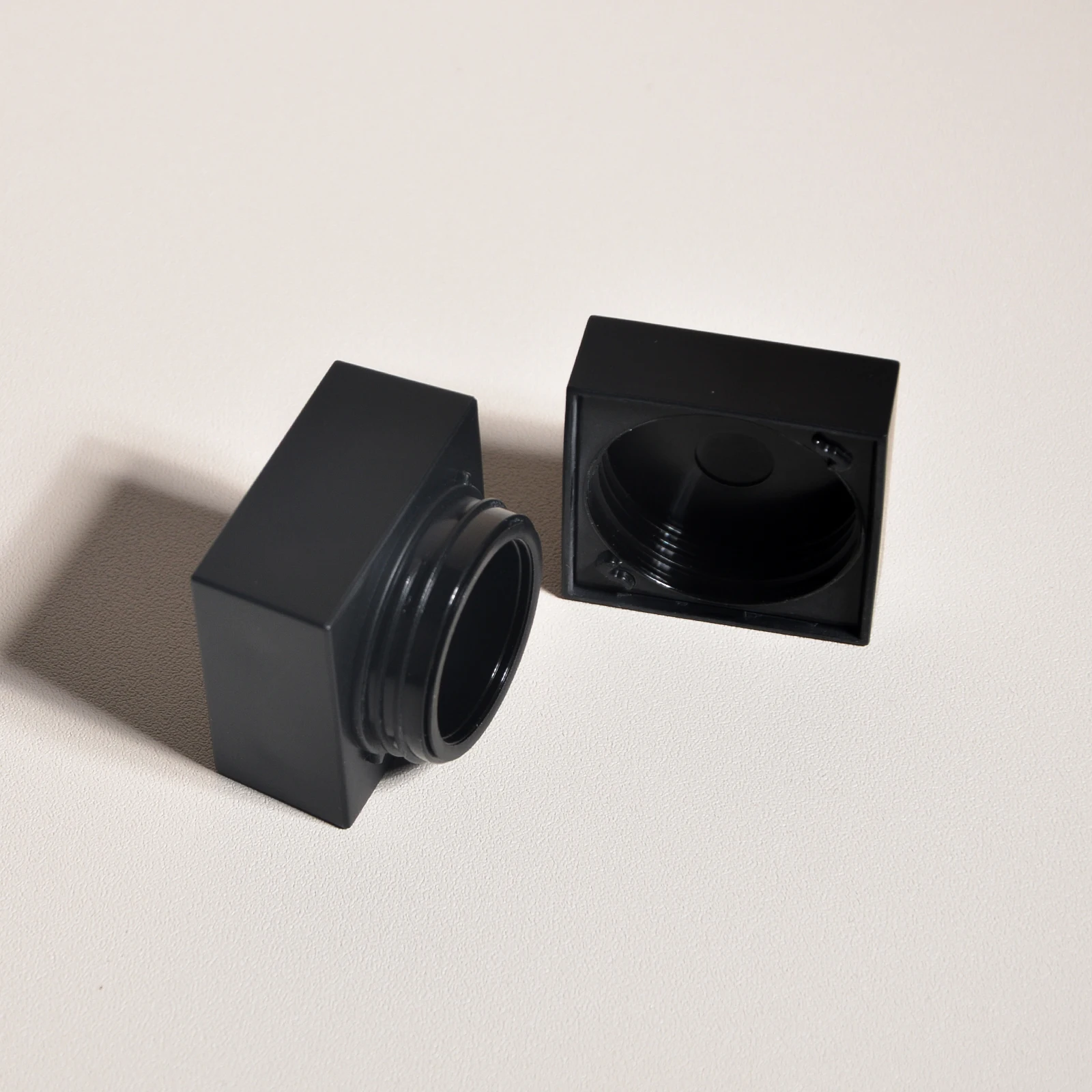 Manufacturer Black Square Shape Empty 5g Cosmetic Painting Gel Polish Dip Powder Plastic Jars Cream Jars for Skin Care