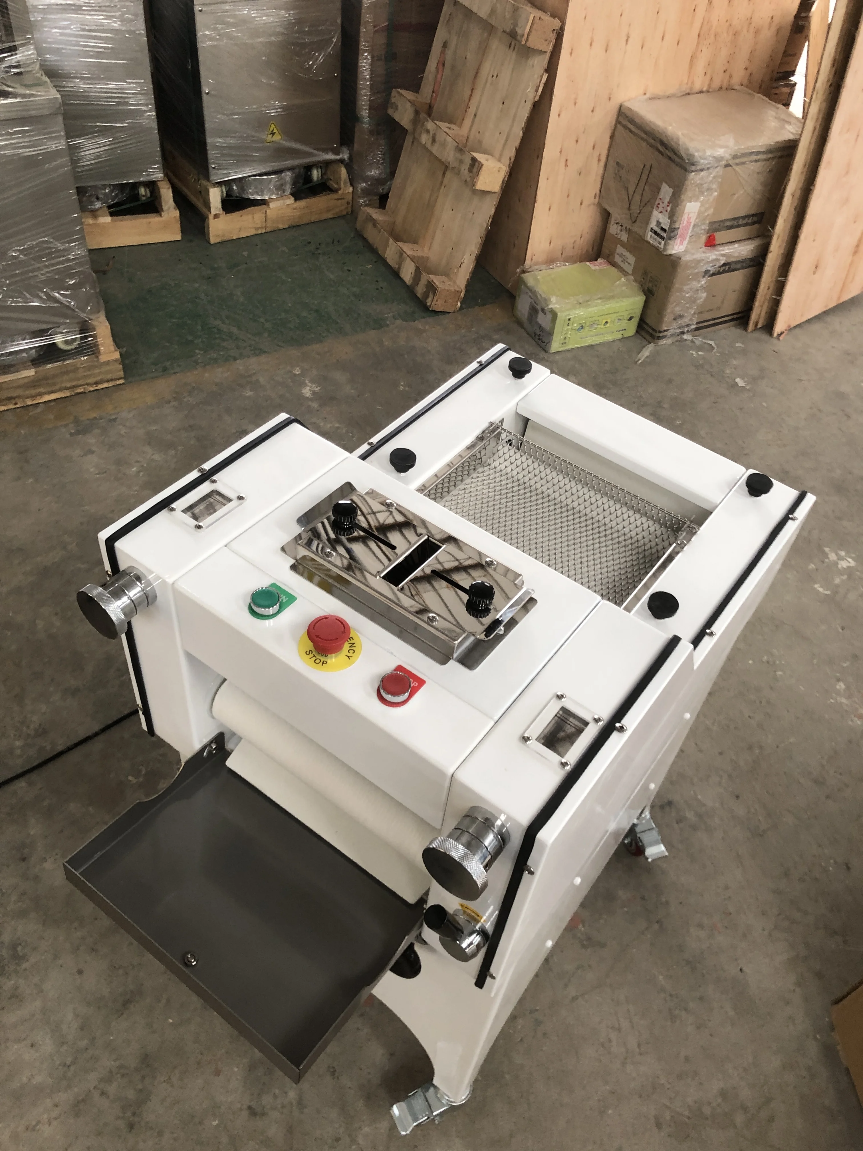 Wholesale bread making machine bakery equipment home commercial use auto toast dough roller moulder