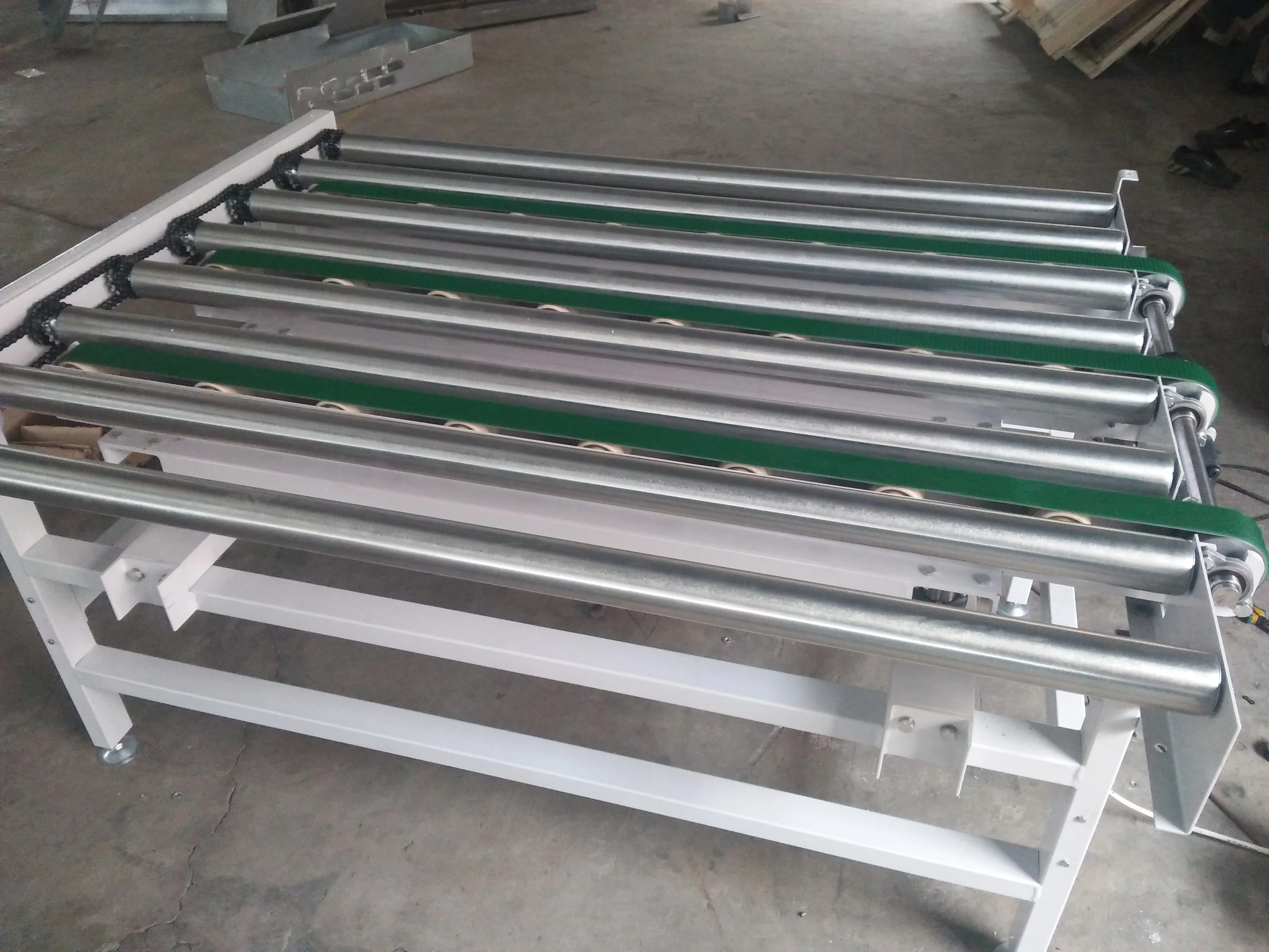 UC-103 Series Chain Driven Live Roller Conveyor with Heavy Duty Adjustable Feet