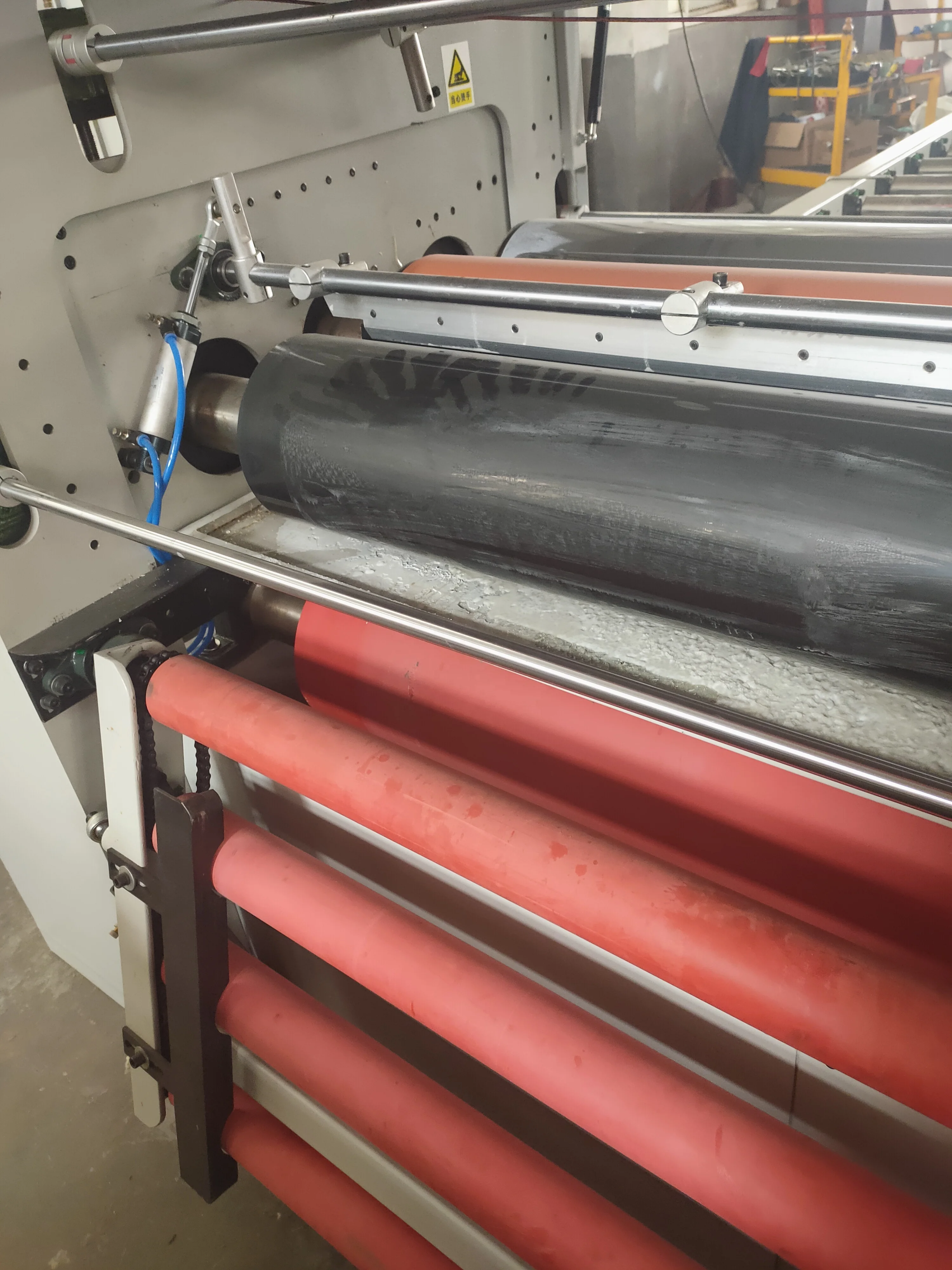 Semi Automatic Easy Operation Coating PVC MDF Plywood Laminating Machines