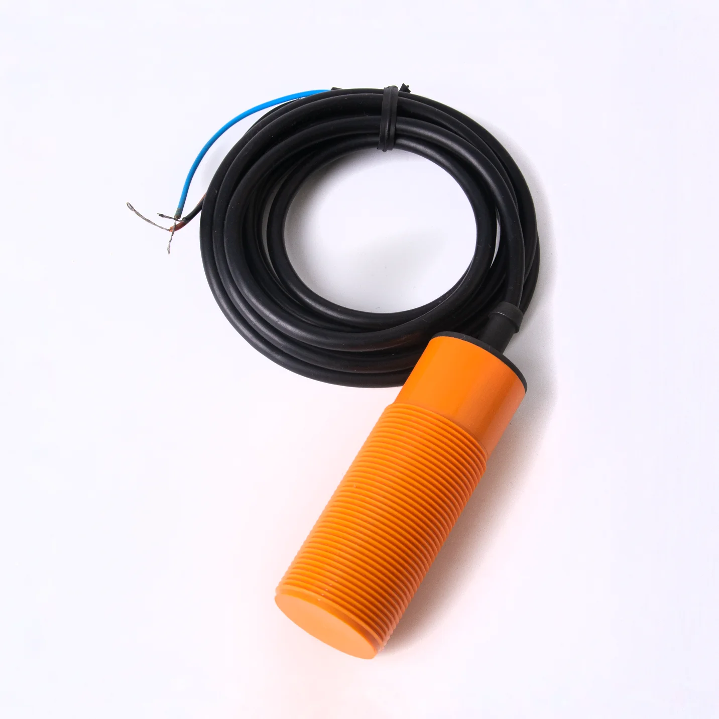 Automatic Capacitive Feed Sensor for Pigs for Farms with Core Components Plc for Improved Pig Feeding