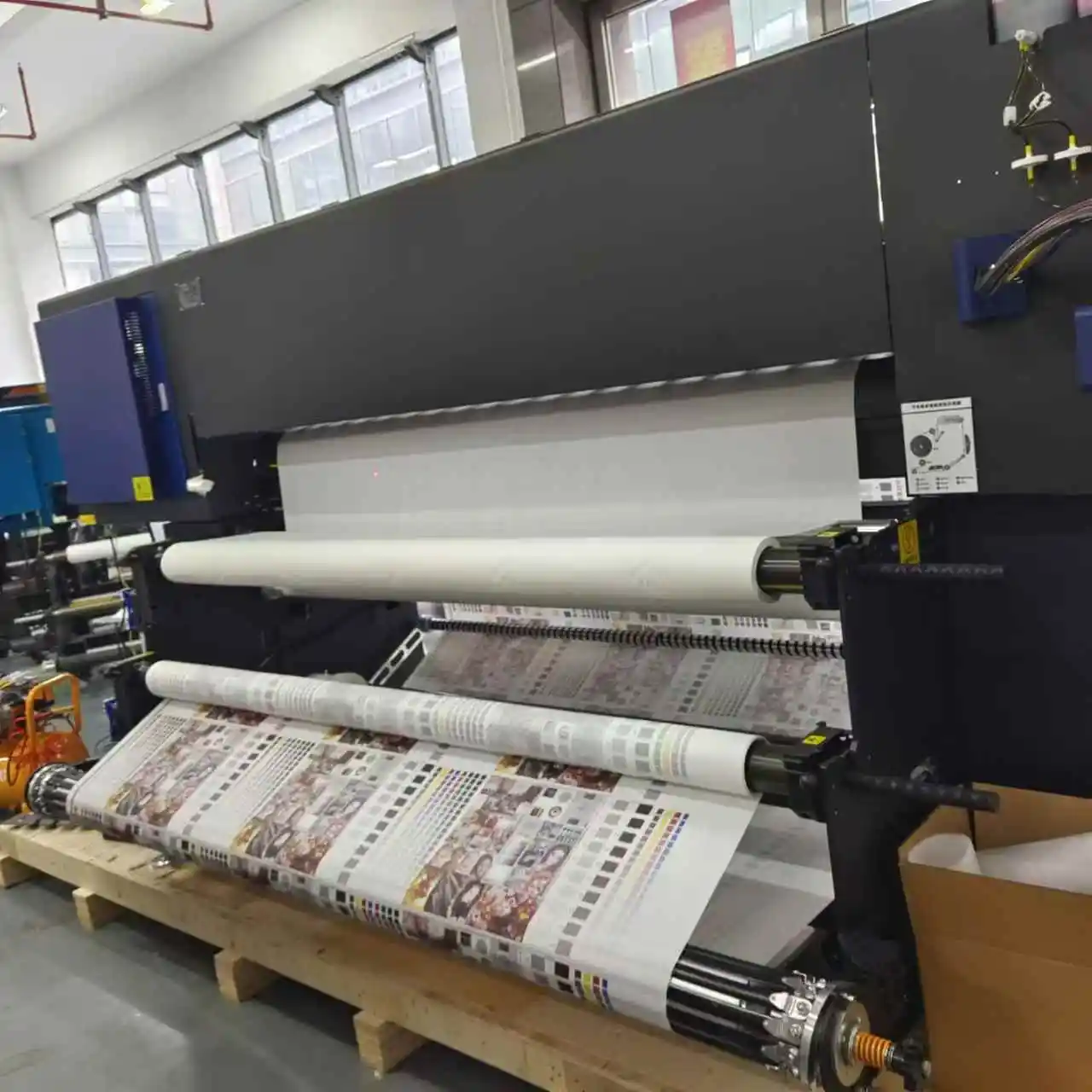 Fully automatic 1.9M 8 i3200 head 370 square meter/hour large format sublimation printer with cleaning