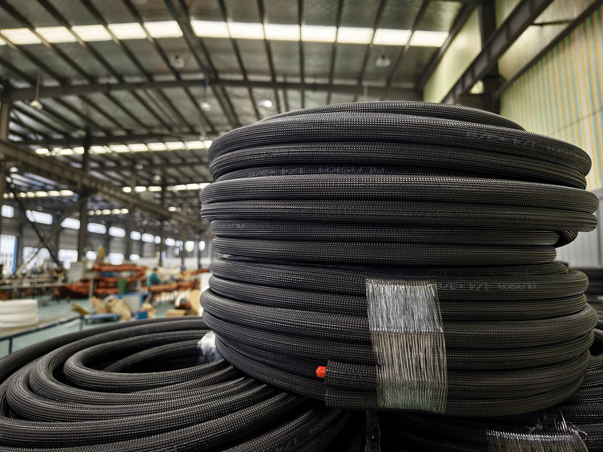 Black Rubber Insulation Pipe with UV Film Thermal Insulation Heat HVAC Foam Tube For Refrigeration Copper Pipe