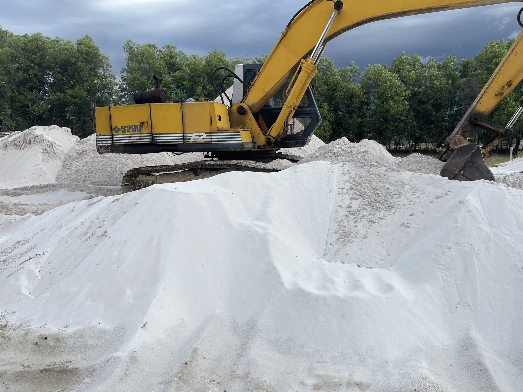 High quality sand Vietnam cheap price of silica sand for make water filter material for wells, industry and daily life