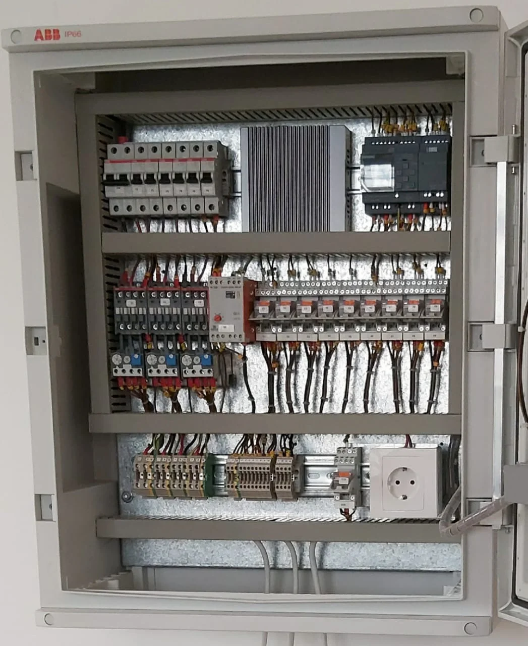 Industrial pfsense hardware 4 X Gigabit LAN fanless firewall mini pc for Small Business (SMB) Network Use