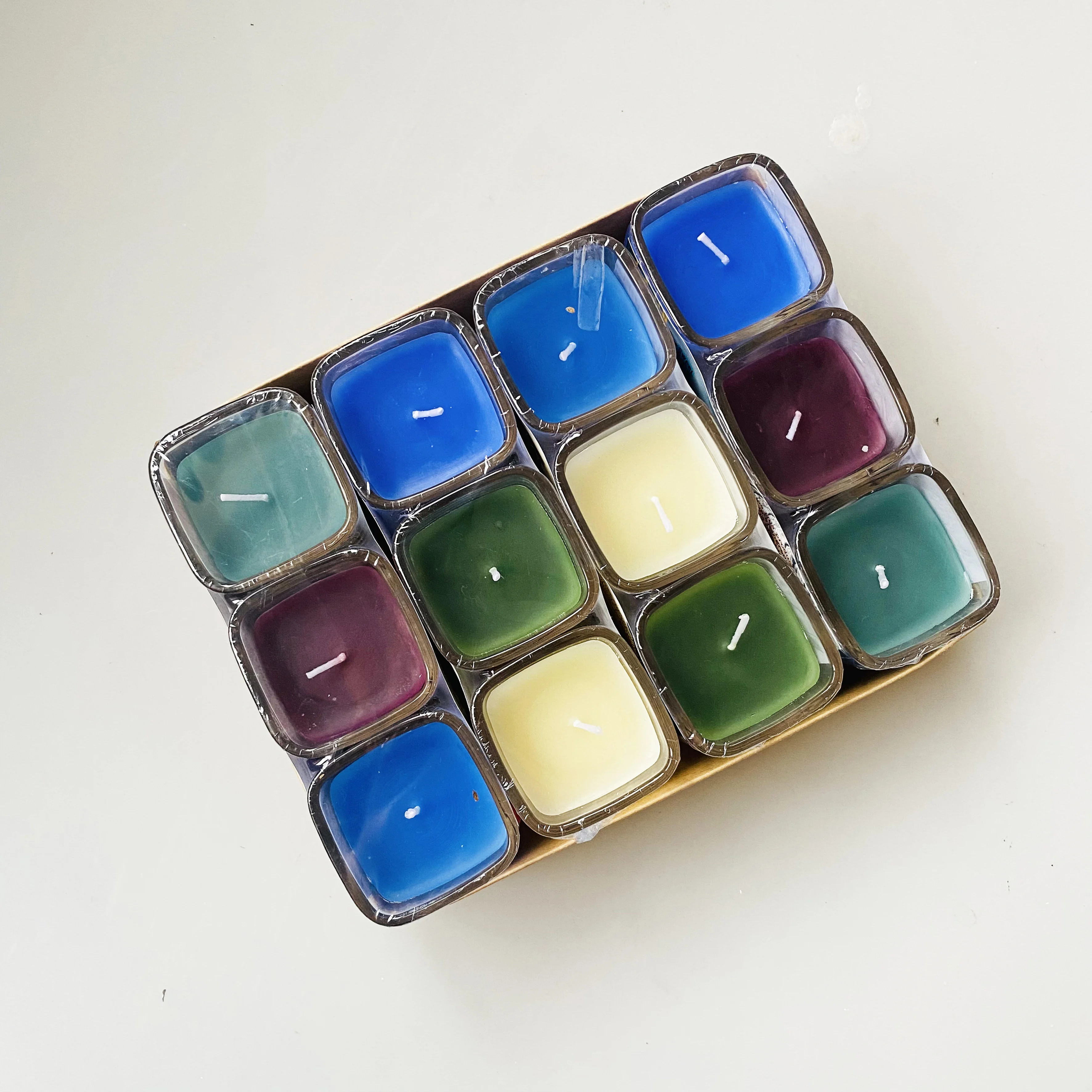 Custom Cheap Price Private Label Crystal Square Glass Jar Strong Scent Factory Custom Aromatherapy Paraffin  Wax Scented Candle