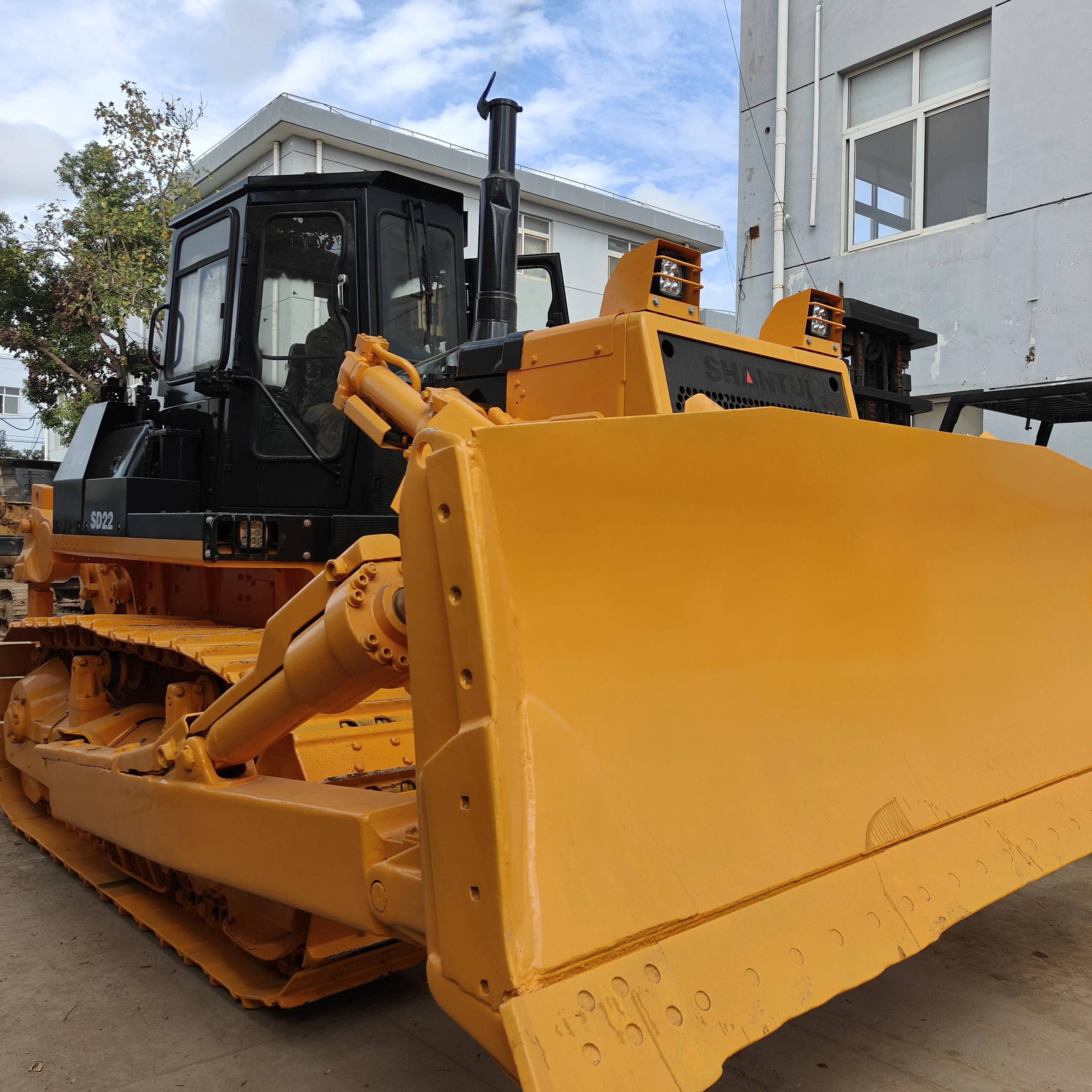 Hot sale SHANTUI SD13 SD16 SD22 SD26 SD32 shantui crawler bulldozer