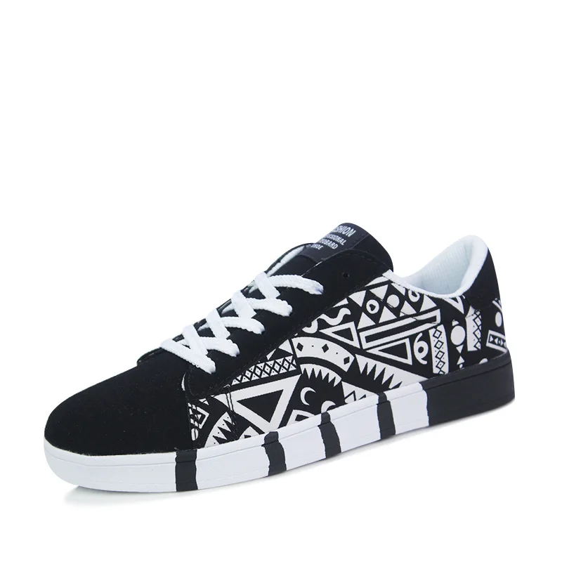 
Hot Selling In African Graffiti Casual Canvas Skateboard Sneakers Sport Men Shoes Clothes Custom Print Shoes 