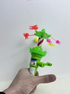 kids plastic toy candy hand-cranked lotus lamp fun glowing candy toy rotating amusement park candy toys