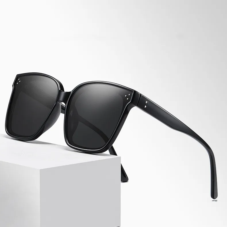 
EESER Original GMonster Sunglasses Classic High Quality Retro Unisex Rivet Rectangular Large Frame Driving Punk glasses women 