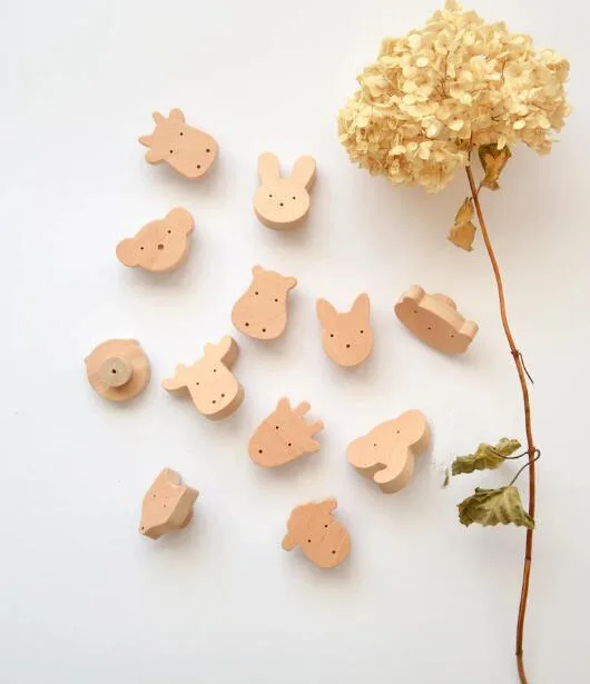 Деревянные настенные крючки для животных