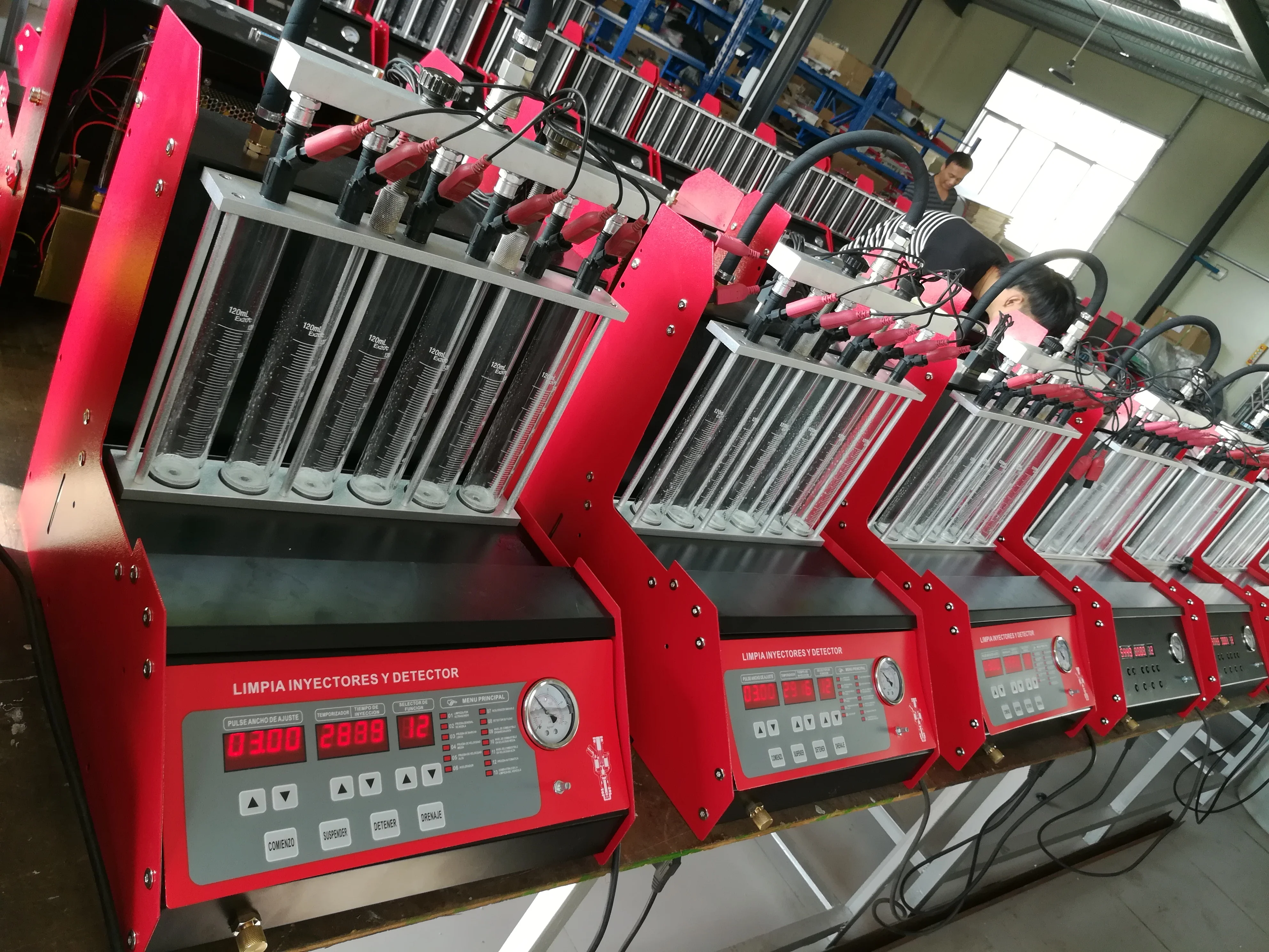 Машина для тестирования и очистки топливного инжектора