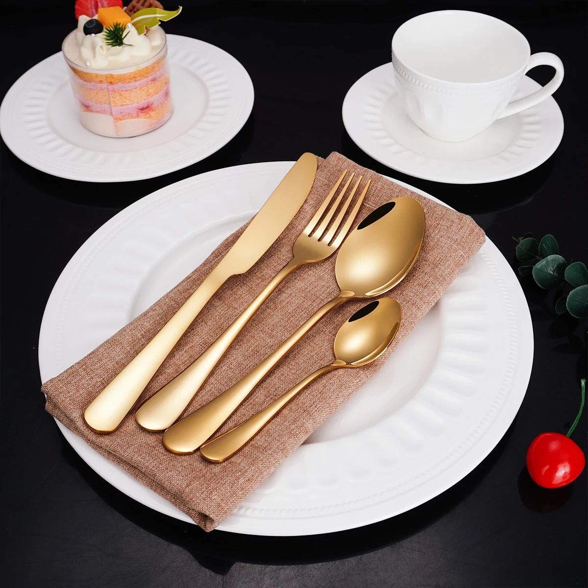 QZQ High Quality Restaurant Thick Flatware Wholesale Kitchen Wedding Luxury Portuguese Mirror Gold Stainless Steel Cutlery Set