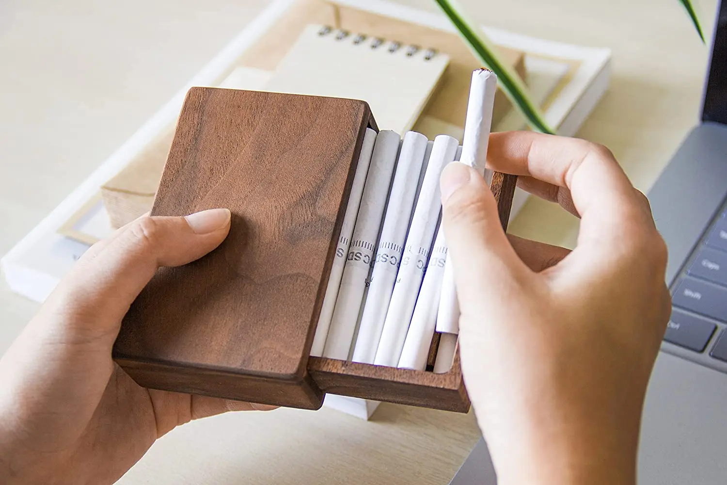 Holds 16 Cigarettes Elegant Japanese Decorative Wooden Cigarette Case for Men and Women