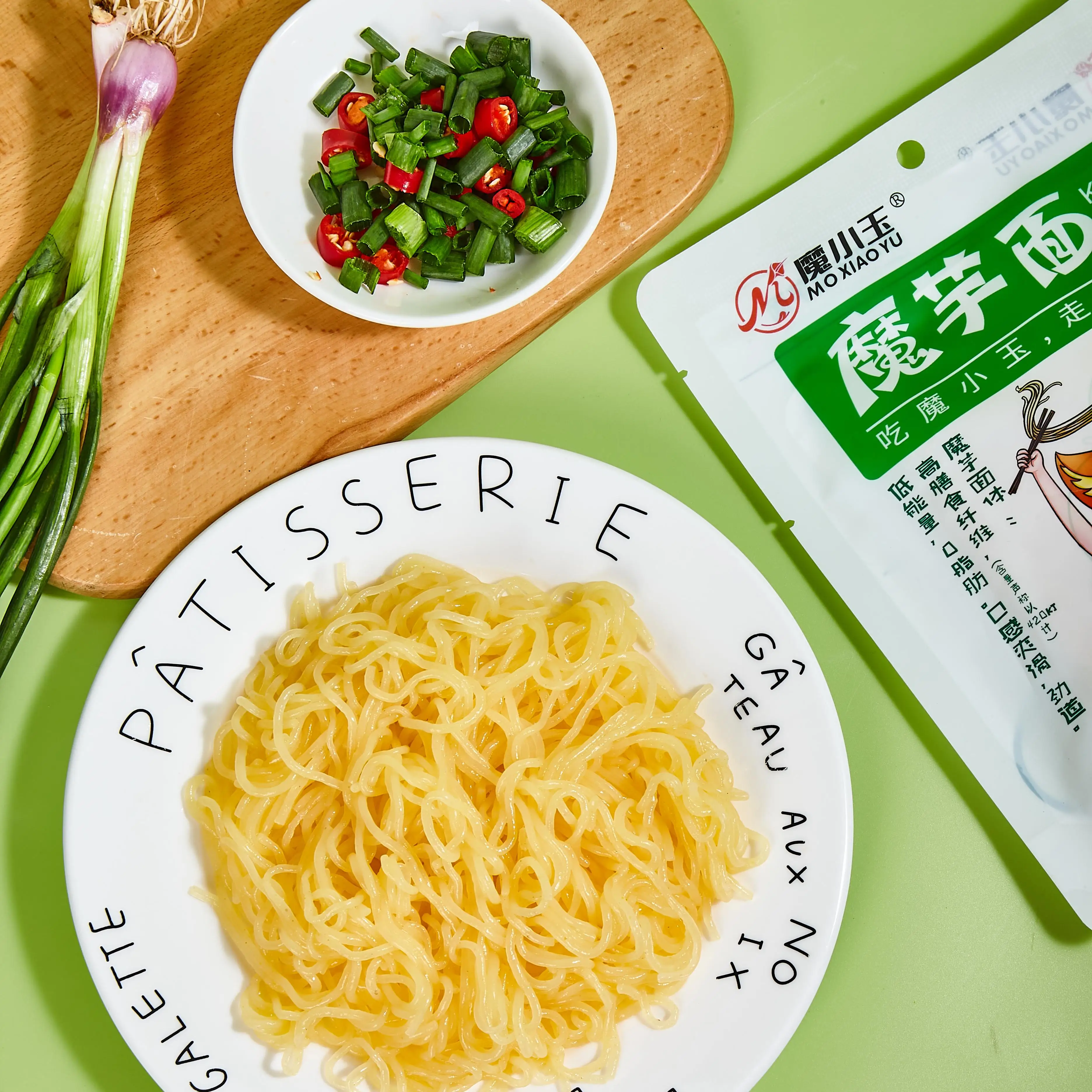 New Arrival keto food Gluten-Free Vegan Instant Noodles Konjac Fettuccine Pasta Lower-Carbs Weight Loss Bulk Box Packaging