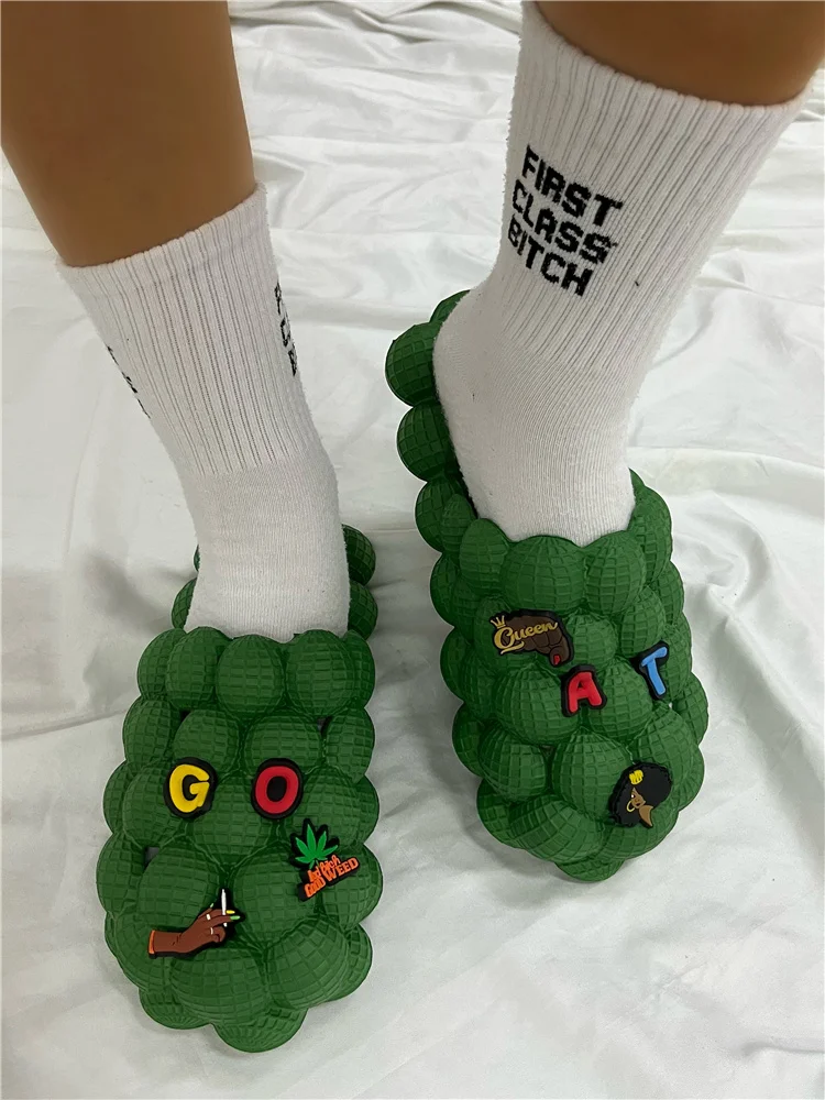 Personalized Beach Summer EVA bubble Slippers with charm pins Slides Soft Ladies Men Women Fashion Lychee Air Bubble Slides