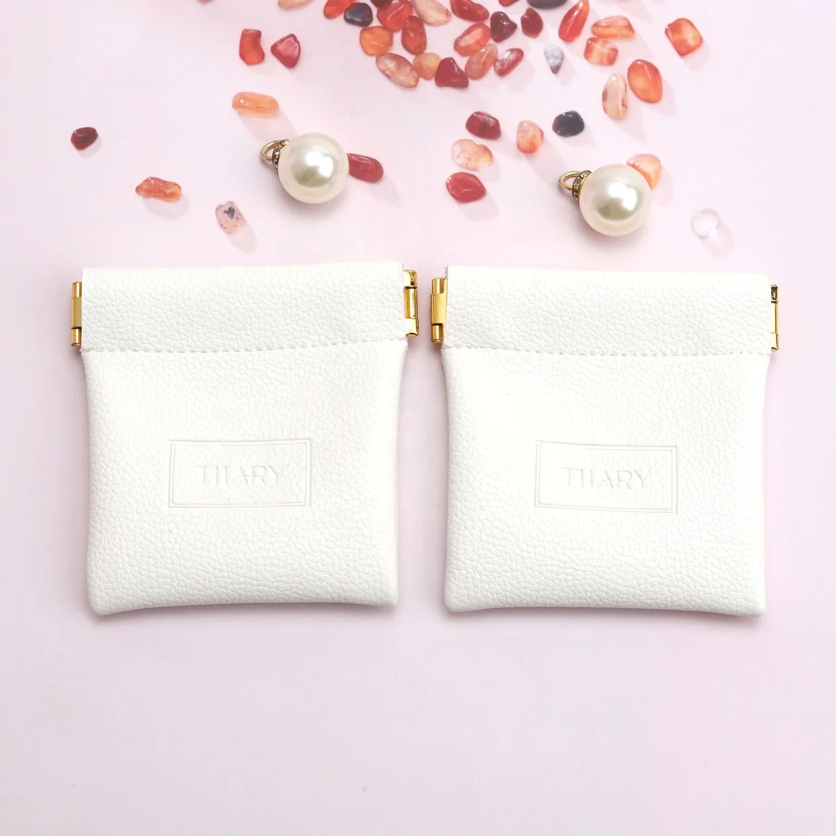 Custom Embossed Logo Small Leather Jewelry Pouch With Magnet White Pu Leather Earring Necklace Bracelet Jewelry Bag