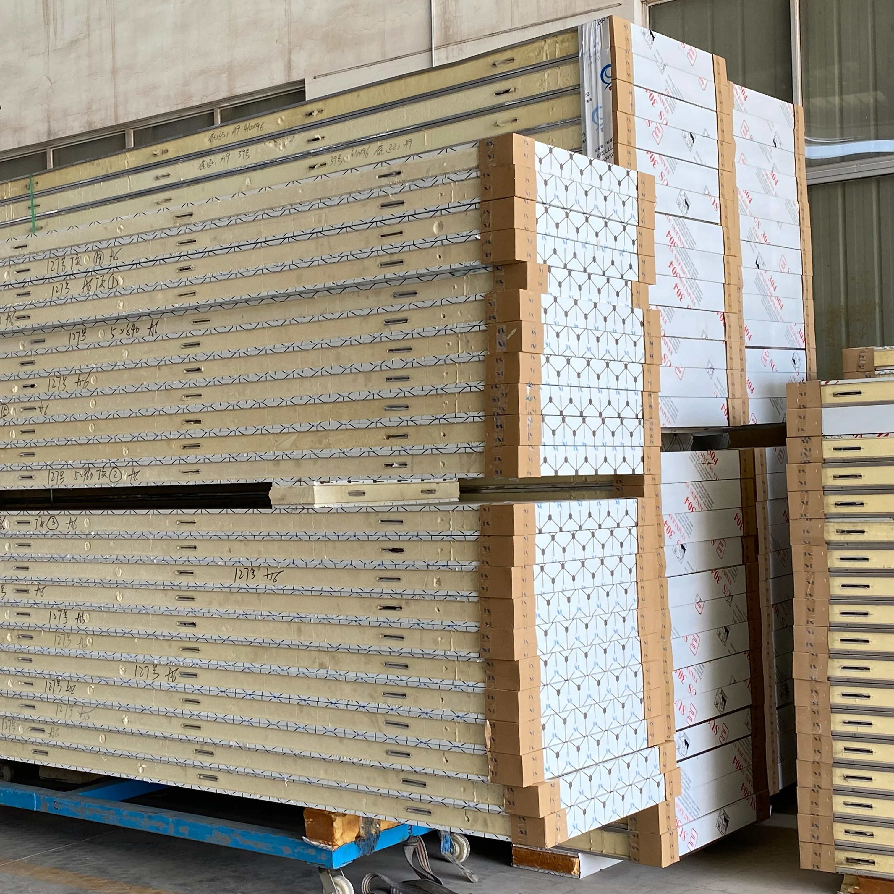 Industrial Design Easy Install Polyurethane Insulation Sandwich Panel Cold Room Metal PU Panel with Camlock