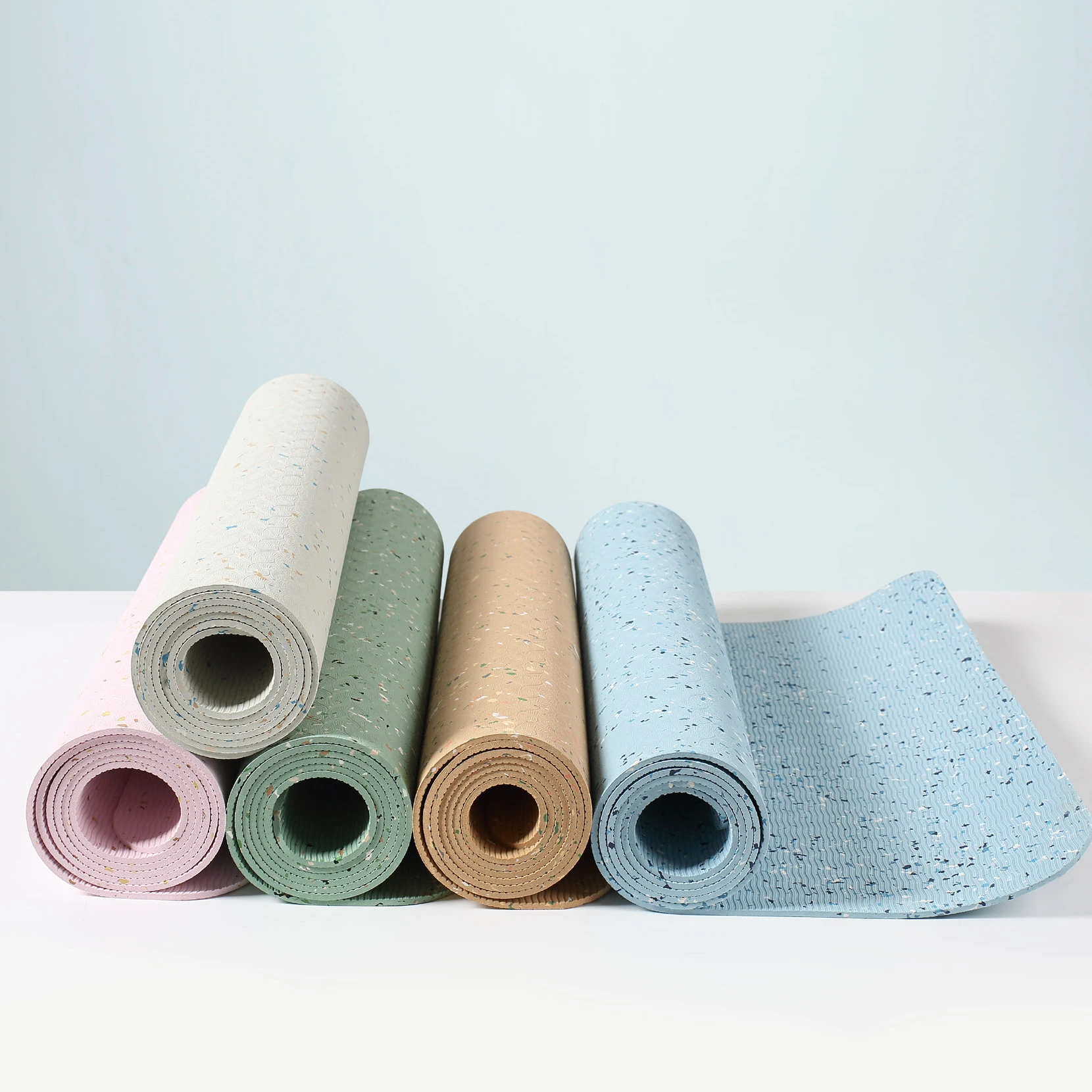 Competitive Price tpe yoga mat benodigdheden tpe folding yoga mat eco friendly fitness exercise tpe yoga mat