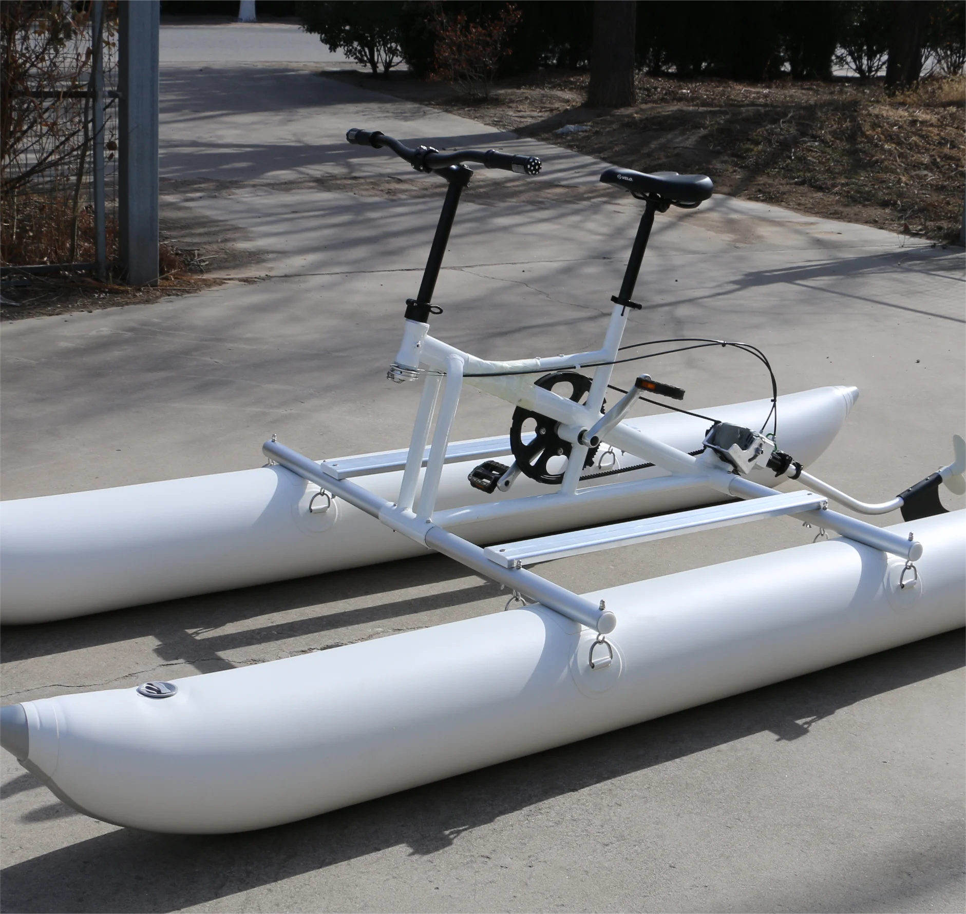 New inflatable round double pontoon stable wind resistant controllable speed lightweight aluminum alloy water bike