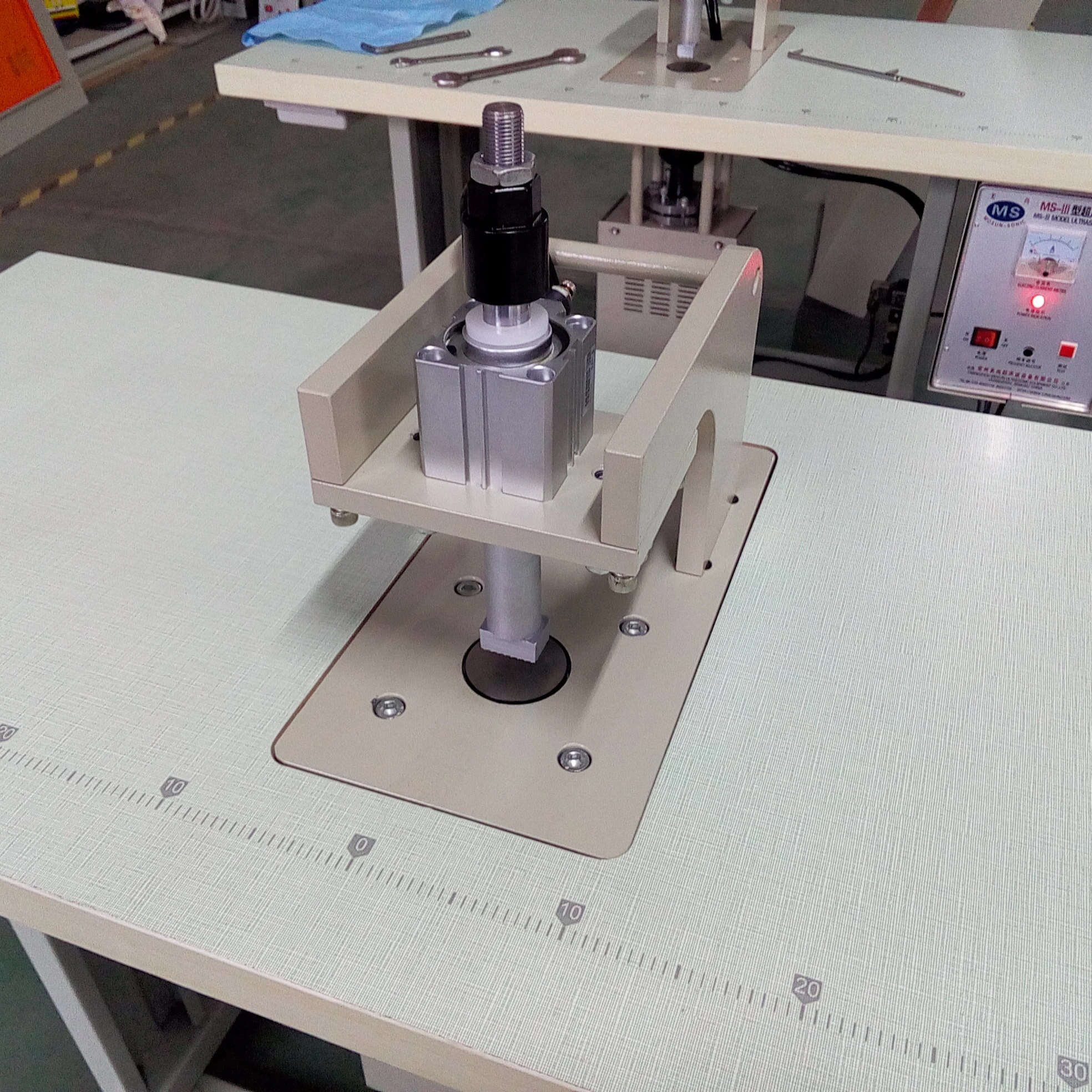 Low Price! Ultrasonic Welding Machine for Fixing Mask Elastic Yarn