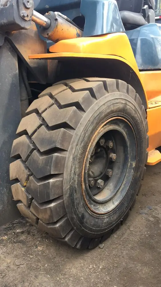 Подержанный вилочный погрузчик Toyota FD50 с великолепным рабочим состоянием, лидер продаж