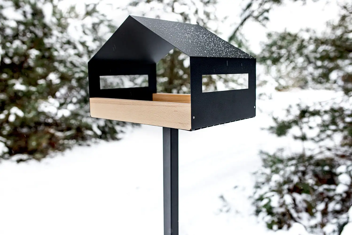 Oniya Modern Large  Metal Bird House Feeder Stand  Wild Bird Raised Feeder with Wooden for Yard Outdoor Winter