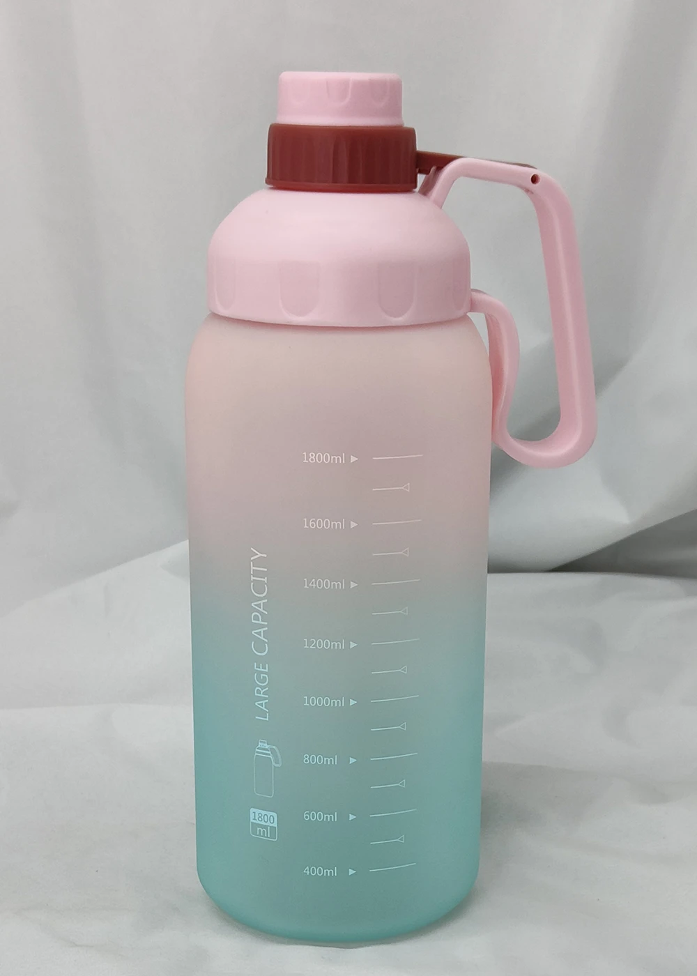 wholesale custom logo gym half gallon water bottle with sleeve