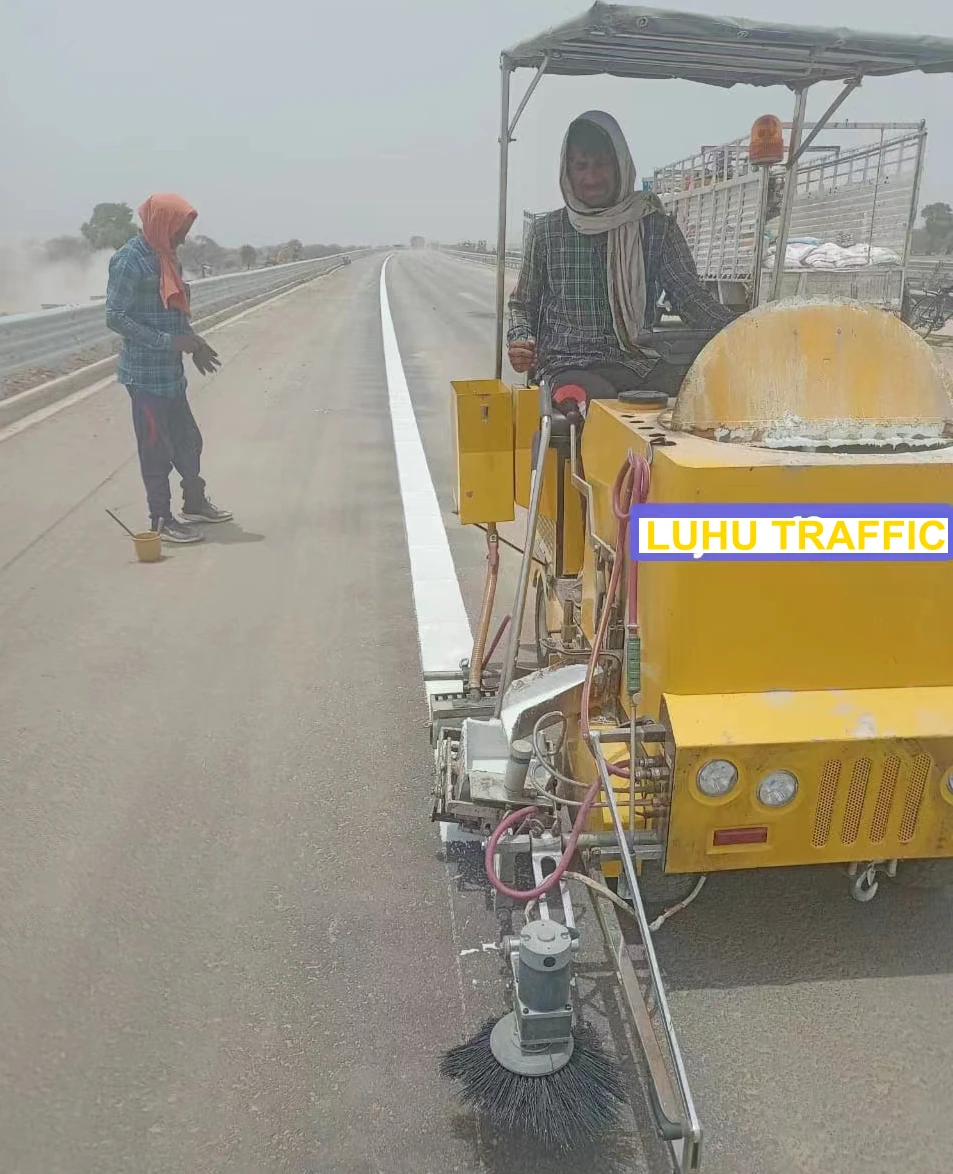 Driving Thermoplastic Road Marking Equipment seater booster  road paint marking machine  computer paint road marking machine